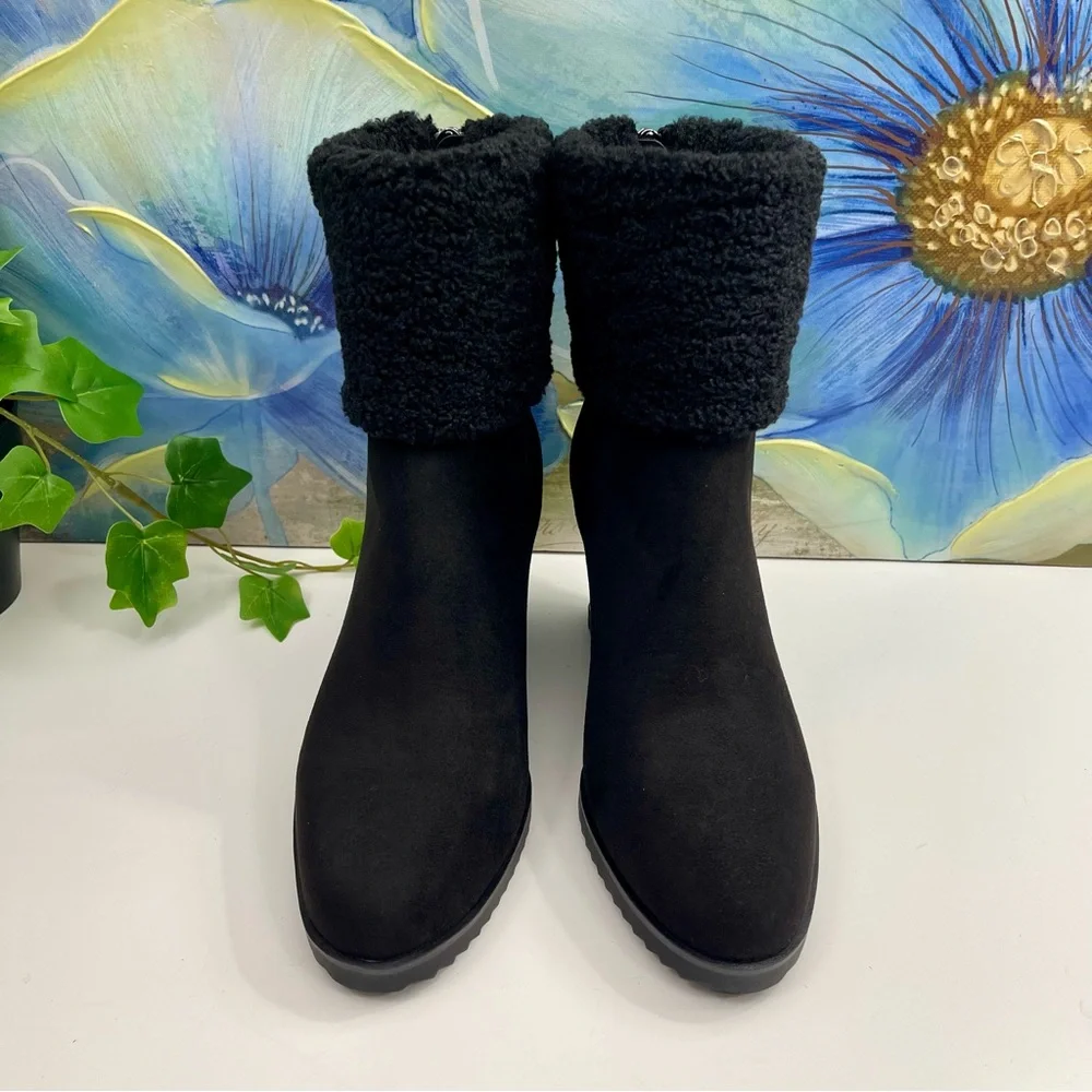 DKNYC Powell‎ Faux Shearling Wedge Bootie in Black Size 9
